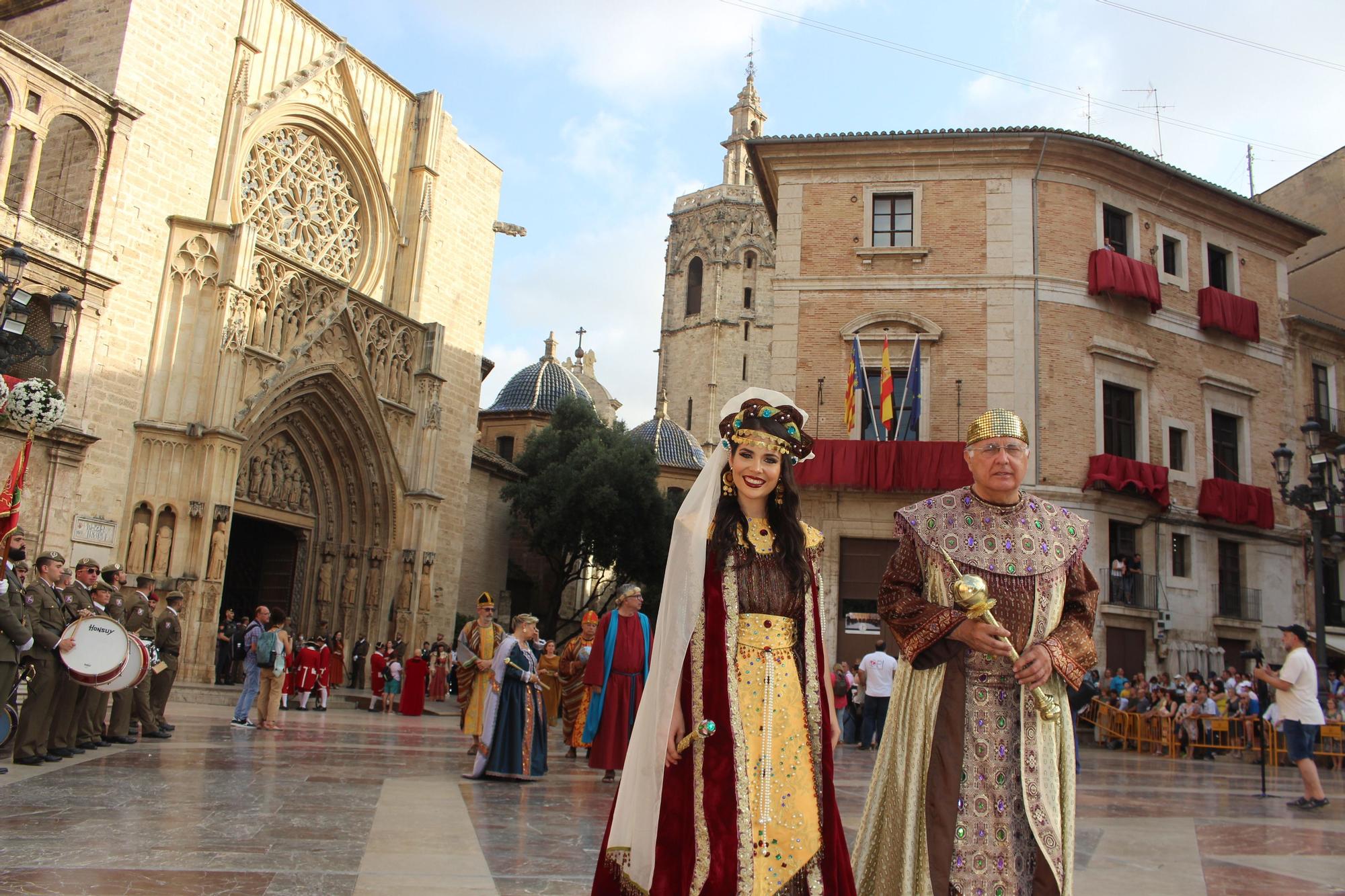 Carmen, Nerea, la reina de Saba y el Ángel del Desierto, en la procesión del Corpus
