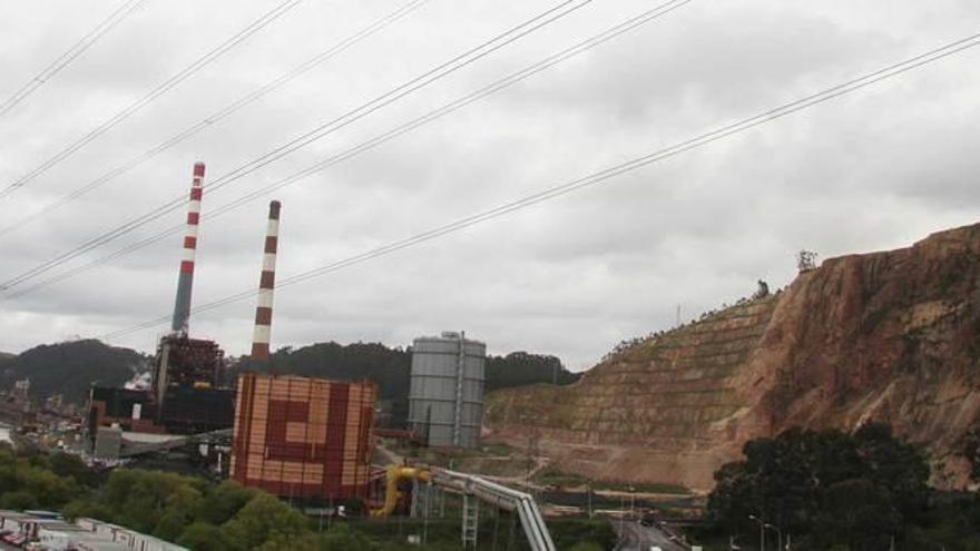 La cantera de Aboño, junto a la térmica.