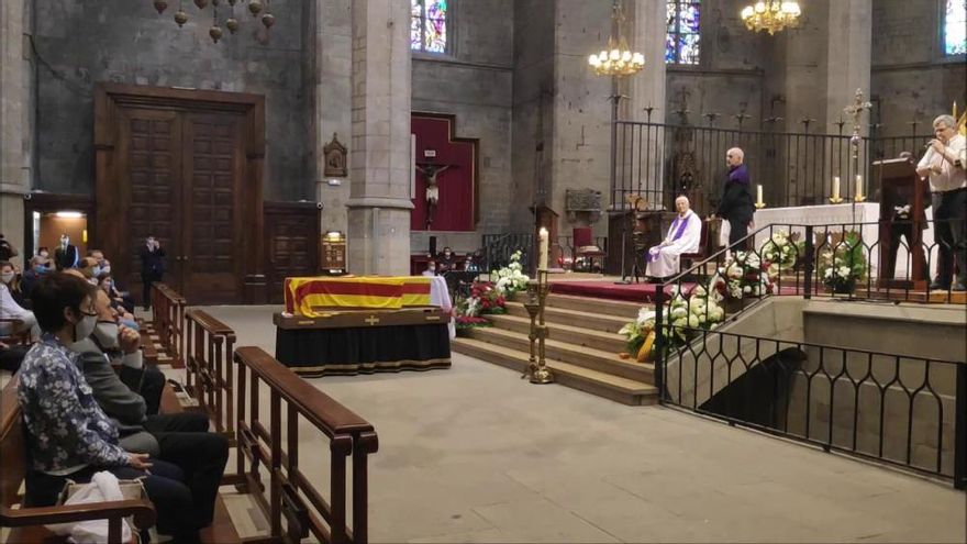 El funeral de Sanclimens homenatja el seu manresanisme i catalanisme incondicional