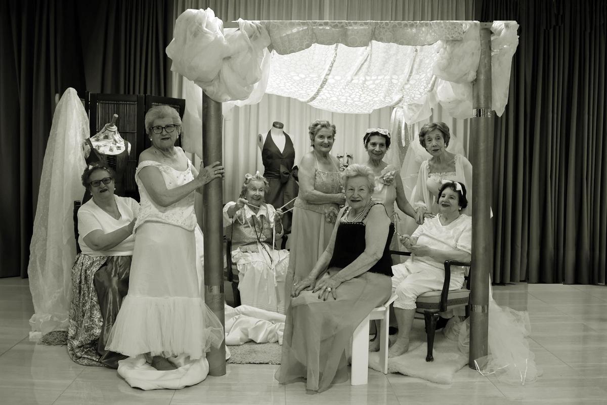 Imagen de enero, el corsé (siglo XVI)