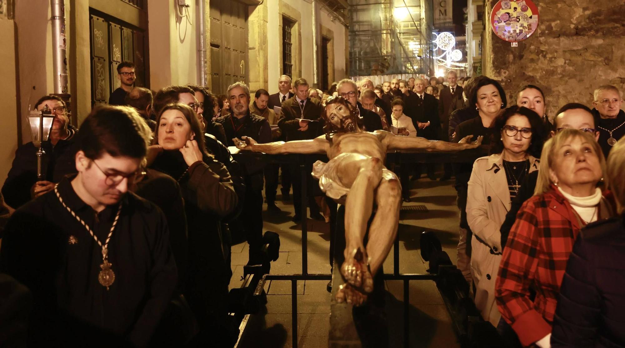 EN IMÁGENES: Vía Crucis de la Junta de Hermandades y Cofradías de Oviedo