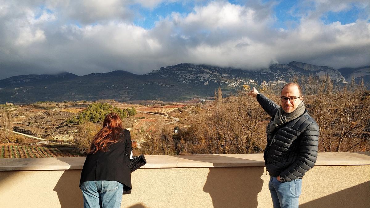 Andreas Kubak señala el Efecto Föhn en la Sierra Cantabria.