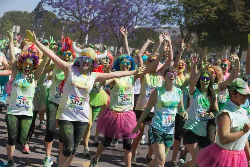 La primera edición de «FestiRun» combina deporte y diversión en una carrera que logró reunir a multitud de personas