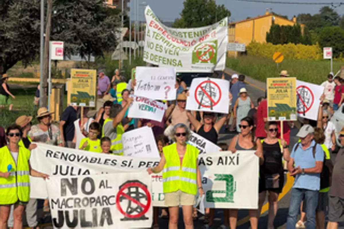 Les imatges de la protesta contra el projecte Julià a Bordils