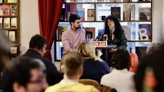 Sofía Castañón regresa tras doce años a la poesía en asturiano en el seno del Poex de Gijón