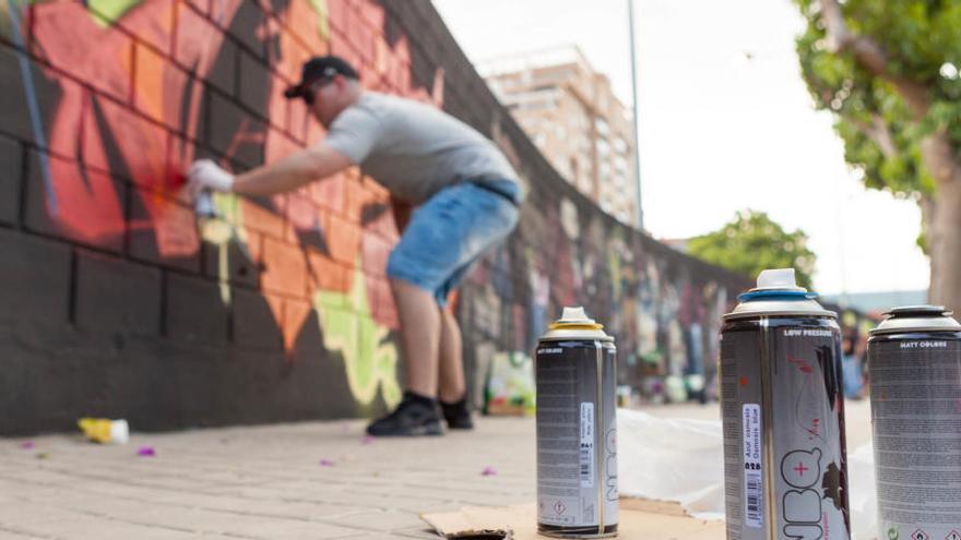 Un mural de mil metros consolida el MisLatas