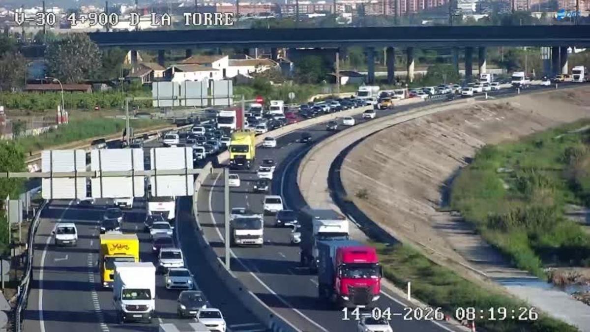 Tráfico denso en la V-30 en la Torre