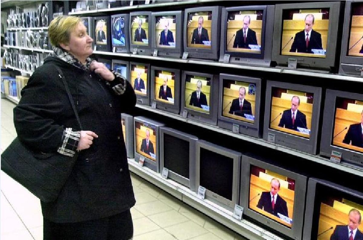 "Las televisiones privadas nos toman el pelo"