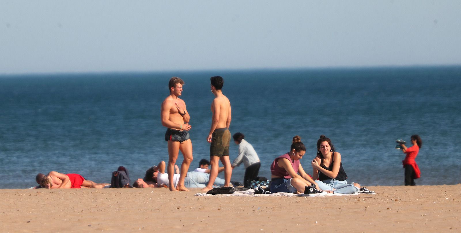 La playa de la Malva-rosa, blindada para evitar aglomeraciones