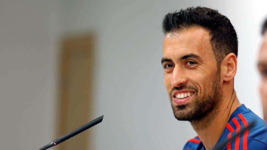 Busquets da negativo en un test PCR y regresa este viernes a la selección