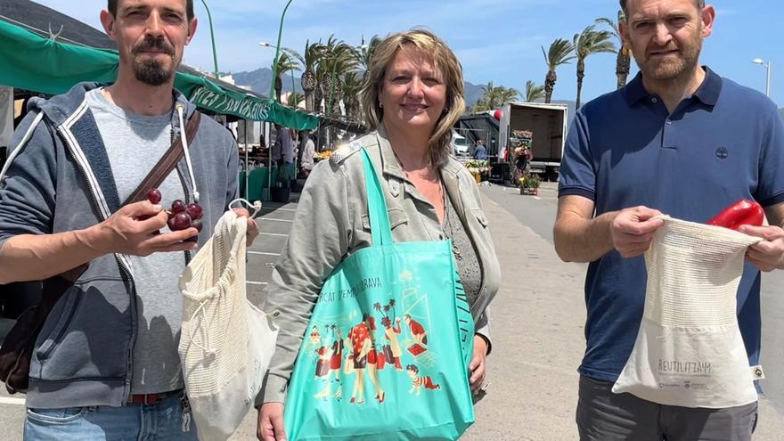 Castelló engega una campanya de reutilització de bosses als mercats setmanals