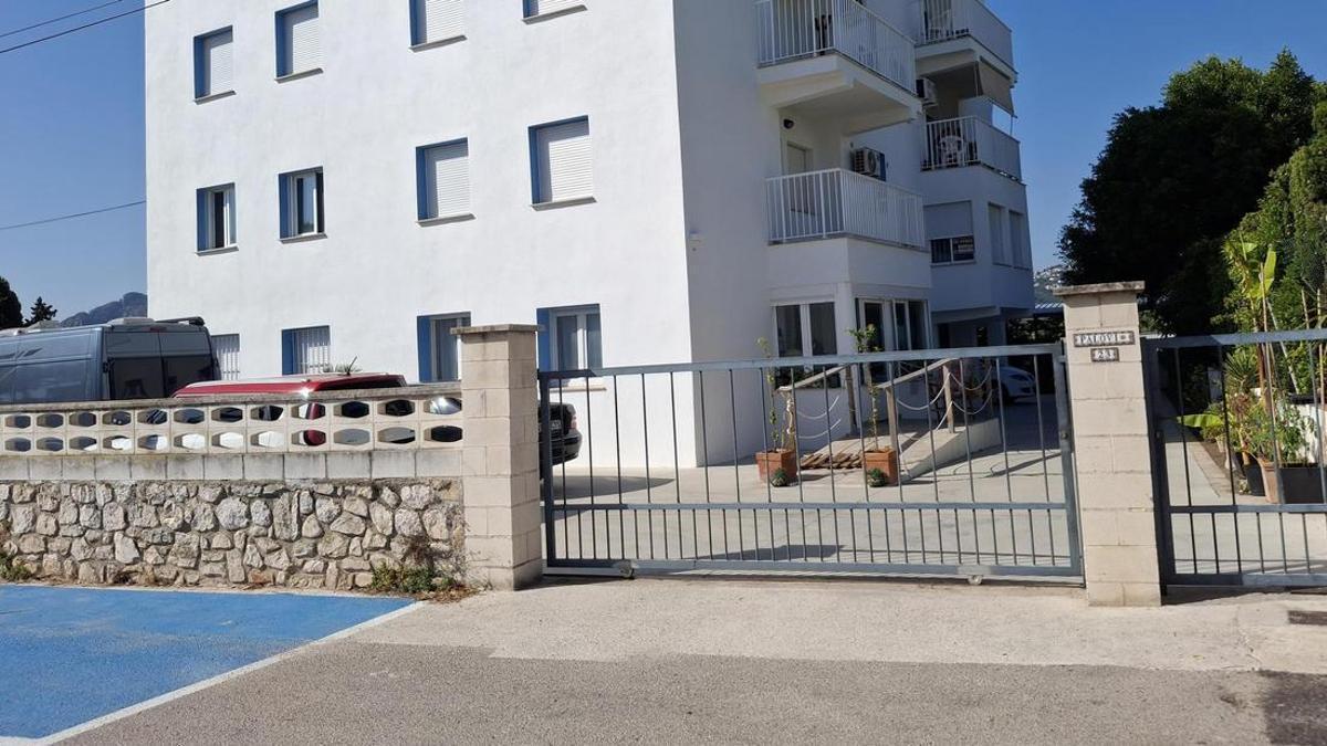 El presunto homicida y la víctima vivían pared con pared en la planta baja de la urbanización