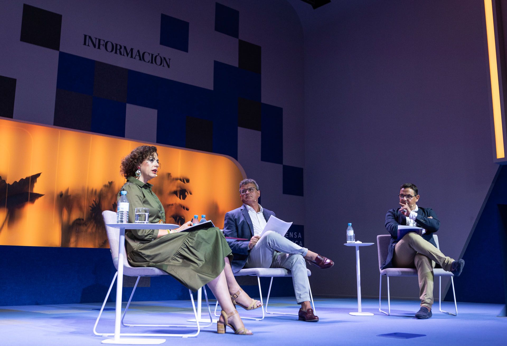 Los candidatos a presidir la Federación de Hogueras debaten en el Club Información