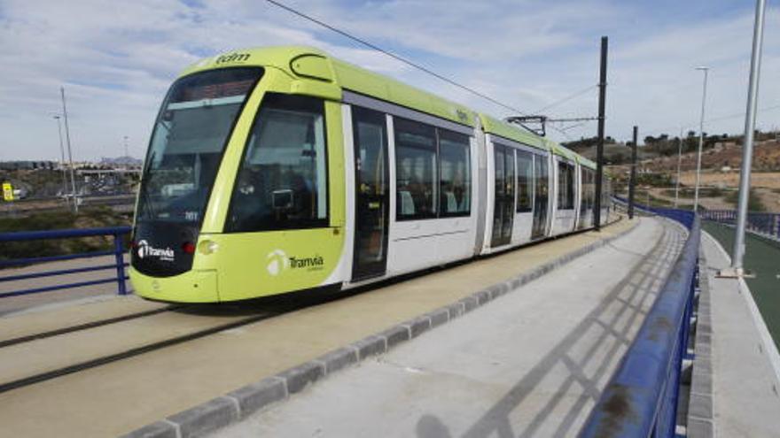 El tranvía de Murcia modificará su servicio por la Cabalgata de Reyes