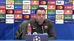 La pullita de Xavi a un periodista: Según tú, no nos llega...