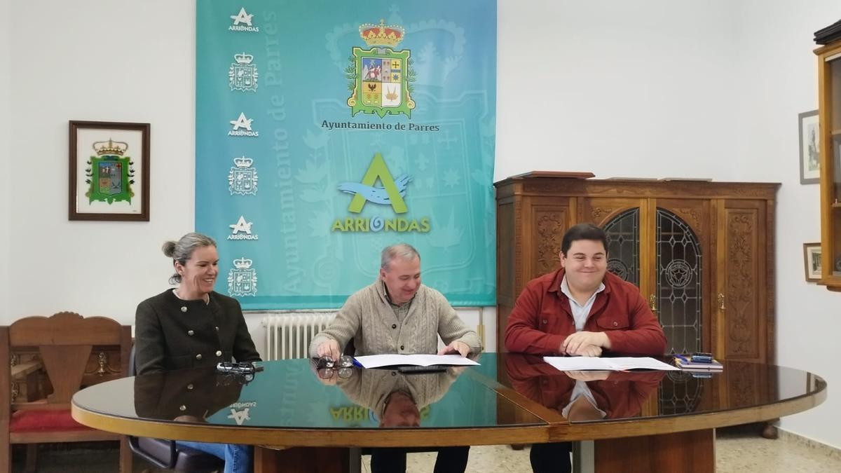 Por la izquierda, Sandra González Bulnes, Emilio García Longo y Víctor Rodríguez Caldevilla