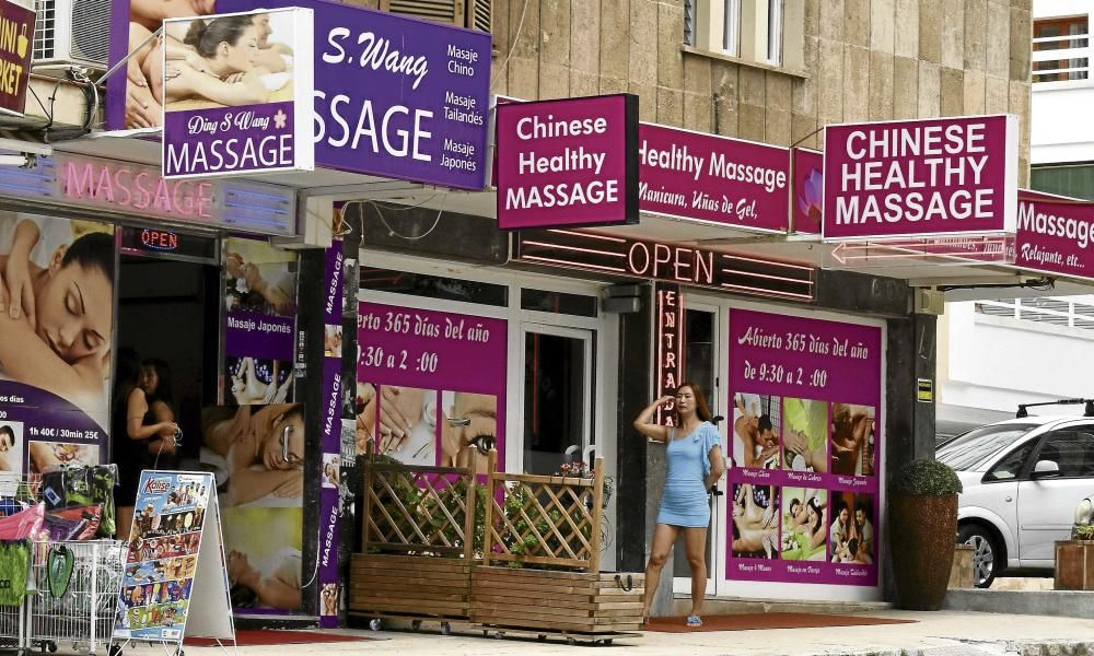 Uno de los locales que anuncia masajes chinos que ha abierto en Palma.