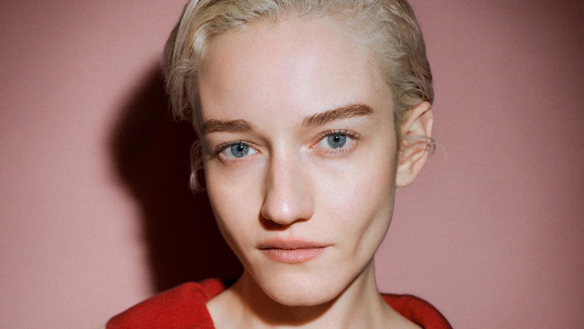 Julia Garner, nueva embajadora global de Loewe.