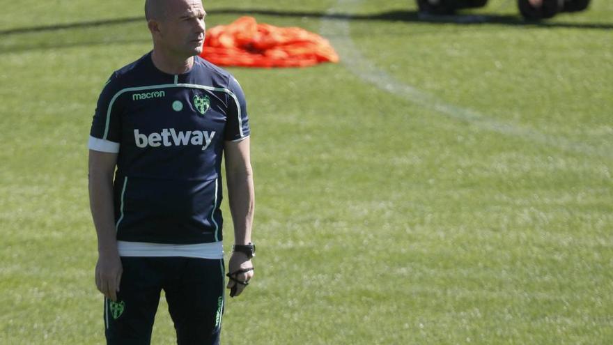 Paco López en el entrenamiento de esta mañana