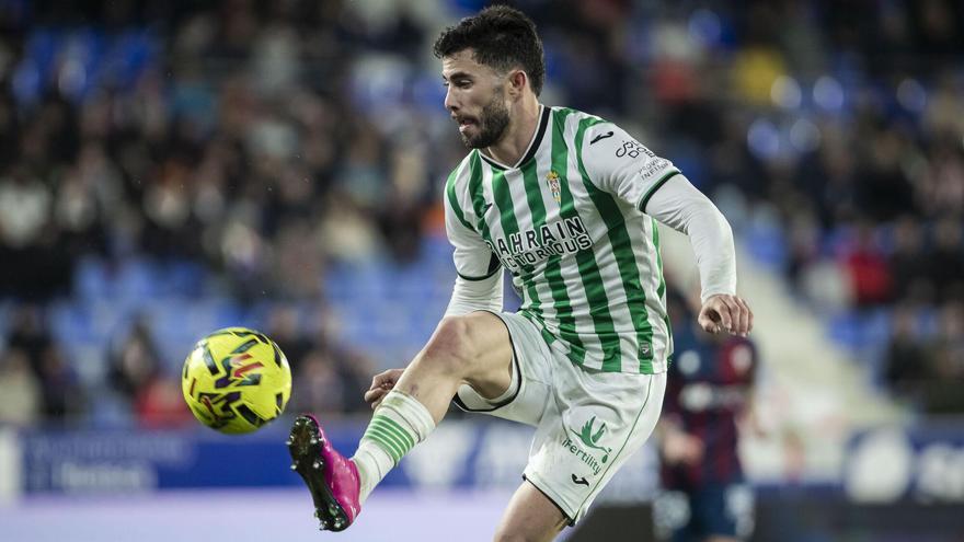 Jacobo ve cerrarse la puerta de salida del Córdoba CF: el atacante tiene muy difícil ir al Oviedo en enero