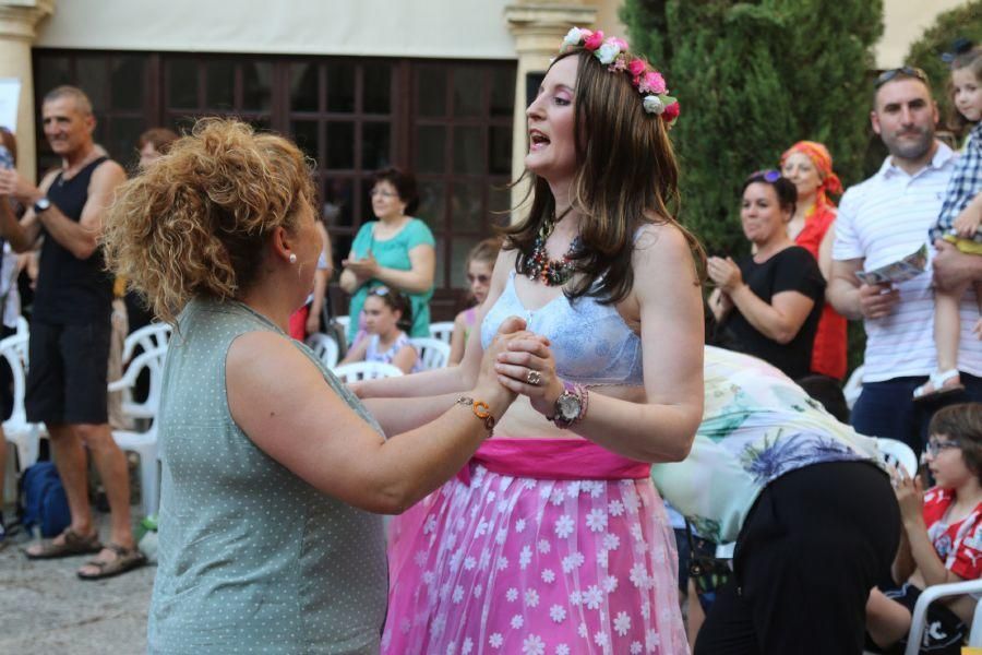 Desfile en Zamora de mujeres operadas de cáncer