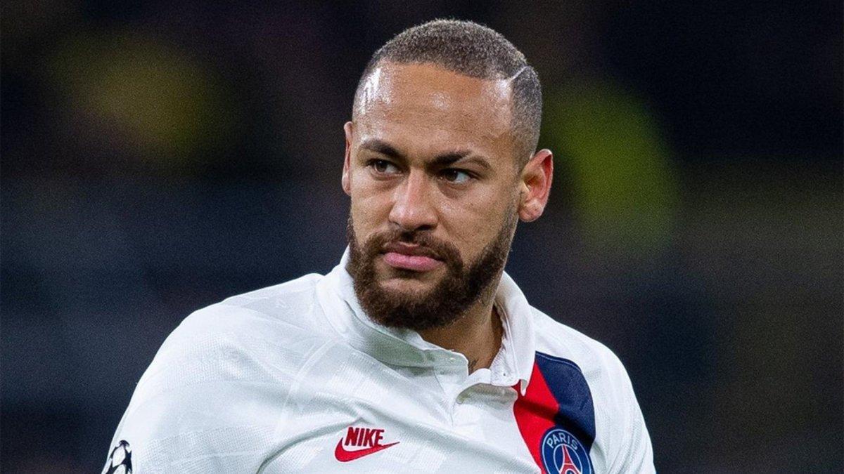 Neymar sigue en el PSG, pero no se sabe si más allá de 2022