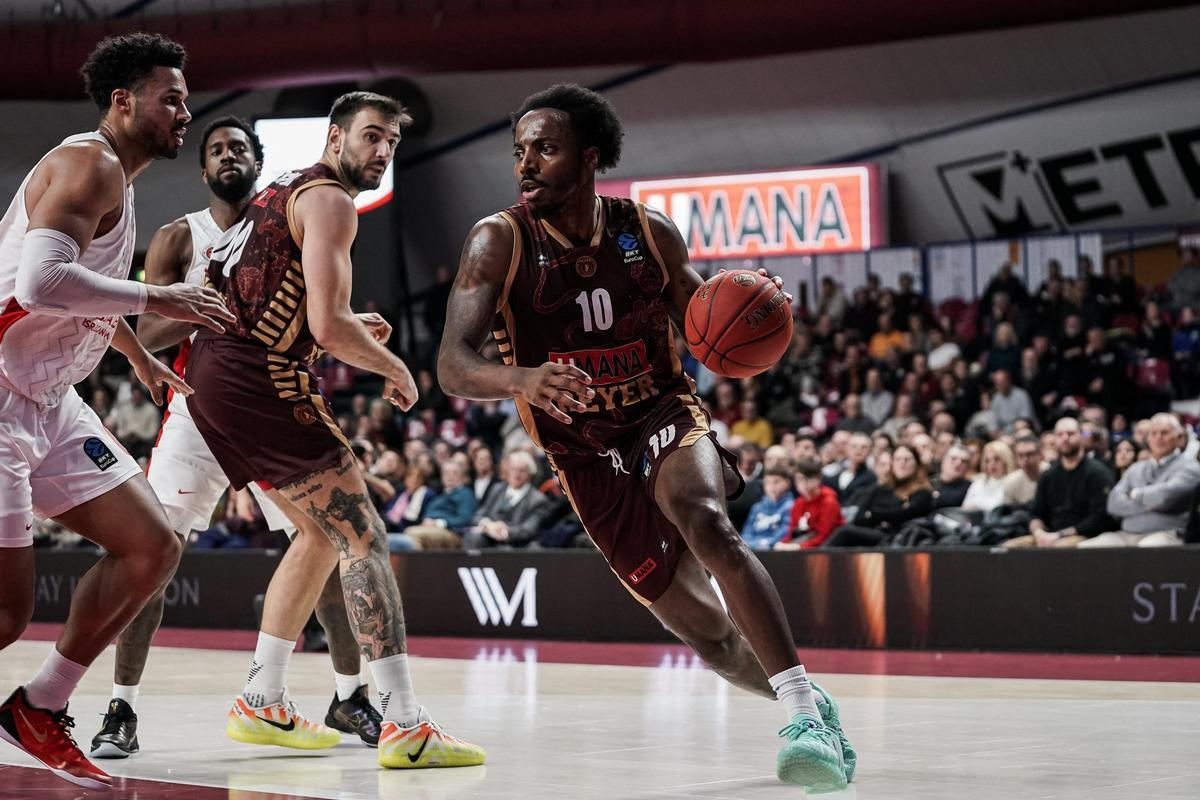 Carl Wheatle ha anotat 12 punts en el triomf ajustat del Venècia