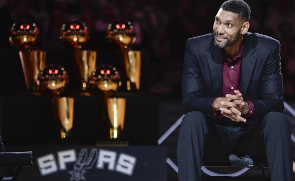 alsoler36666033 san antonio spurs  tim duncan listens while special guests s161219094242