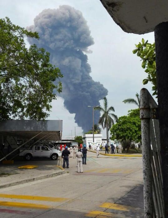 La explosión en una planta de Pemex deja tres muertos