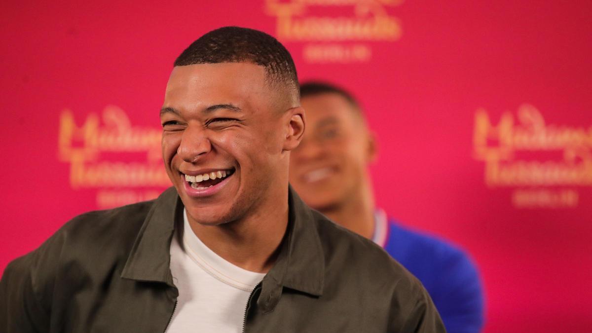 Kylian Mbappé cambia Nike por la empresa suiza On junto a Thierry Henry.