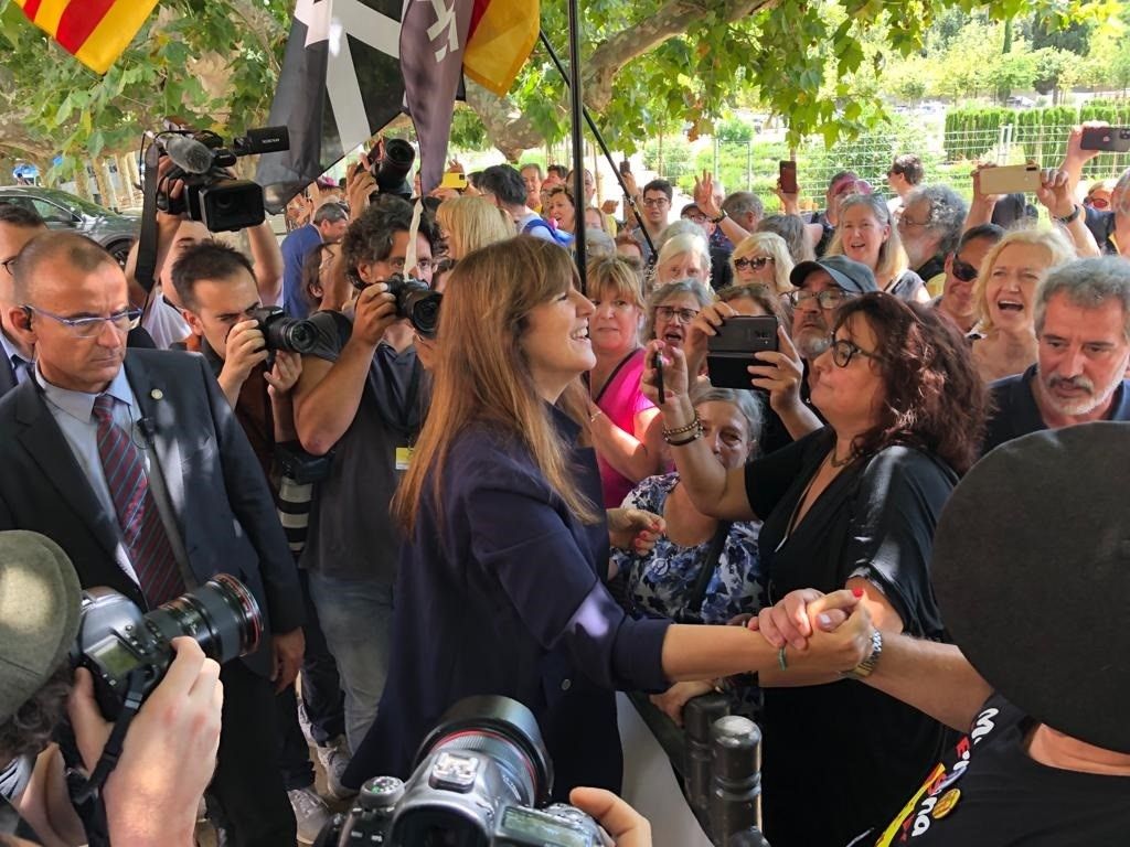 Laura Borràs, a las puertas del Parlament cuando fue suspendida como presidenta el pasado 28 de julio