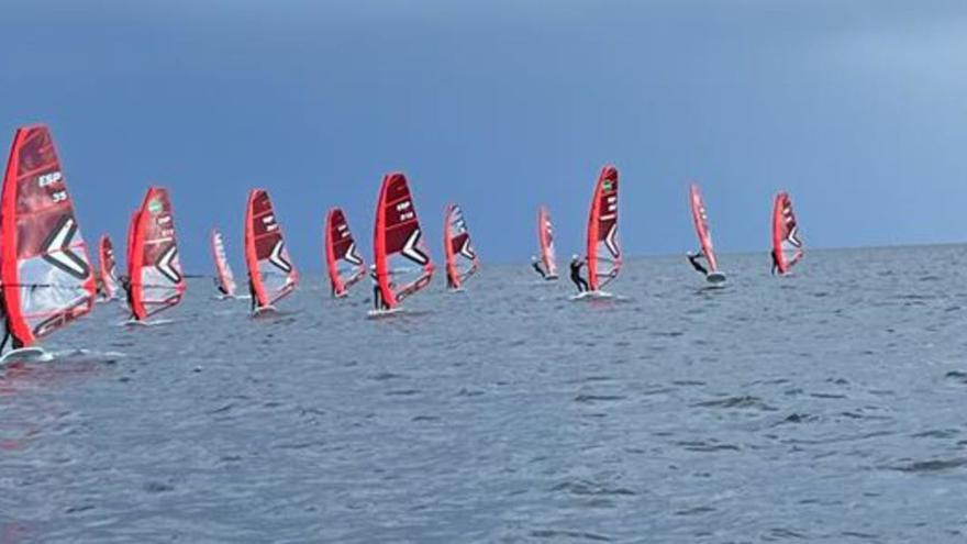 Buen papel de los windsurfistas de Ibiza y Formentera en el Campeonato Balear de Techno 293 e IQFoil