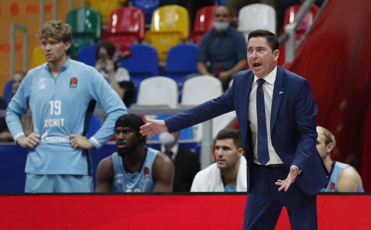 El técnico Xavi Pascual durante su etapa en el Zenit de San Petersburgo.