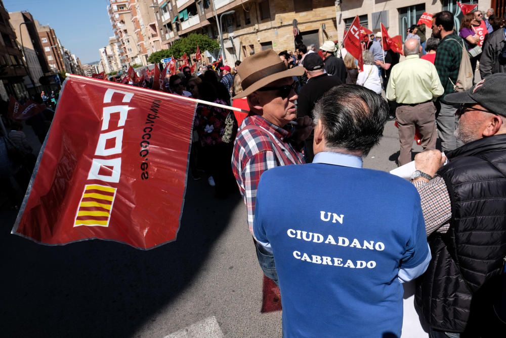 La manifestación del Día del Trabajador reúne a 18 colectivos y partidos del Medio Vinalopó