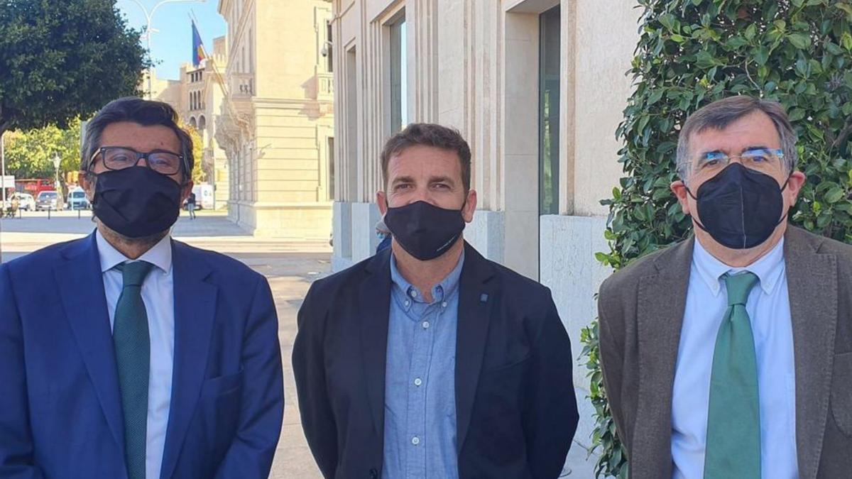 Álvaro Rodríguez, Àlex Casares y Francesc Antich, ayer.