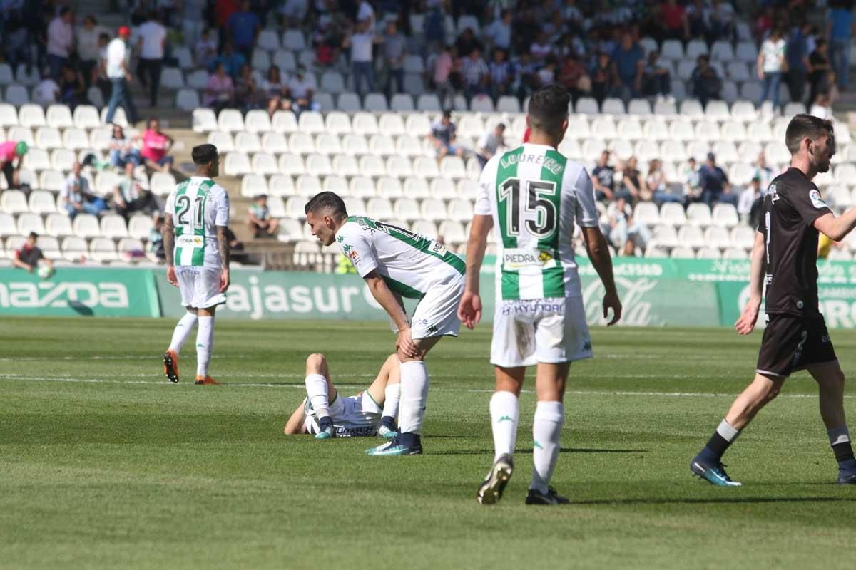 El Córdoba plantó cara al Huesca, pero murió en la orilla