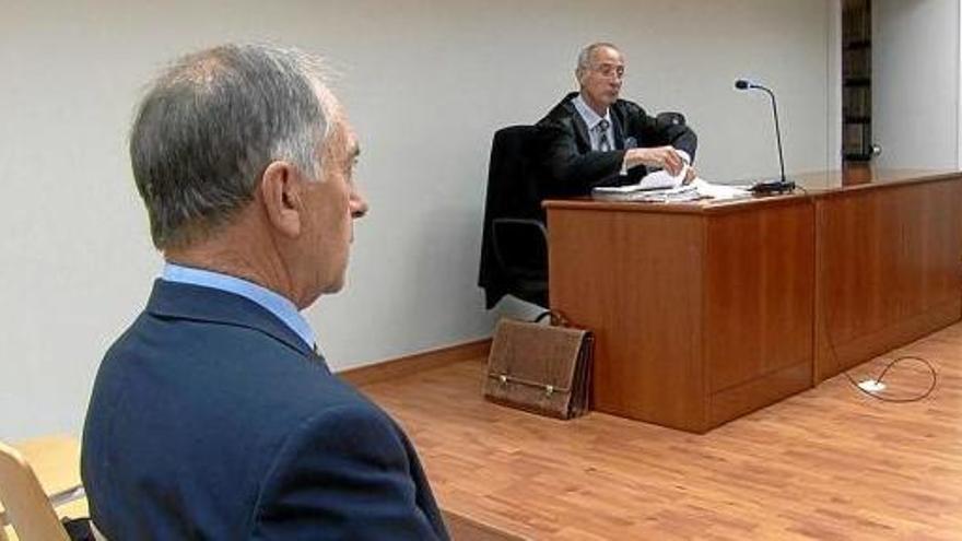 El regidor acusat de Torà, Josep Maria Alsina, primer tinent d&#039;alcalde en el moment dels fets, ahir en el judici