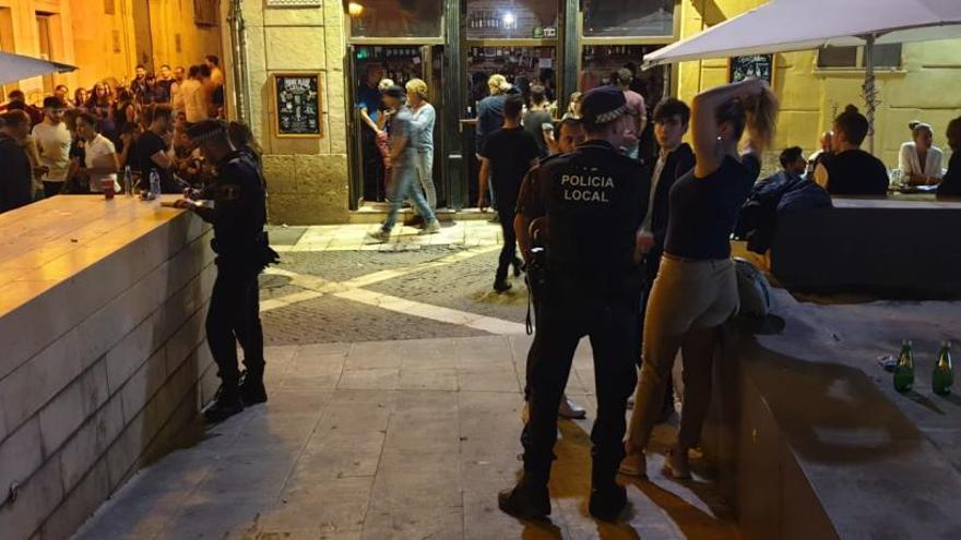 La Policía Local de Alicante levanta 90 actas en una operación para vigilar el botellón