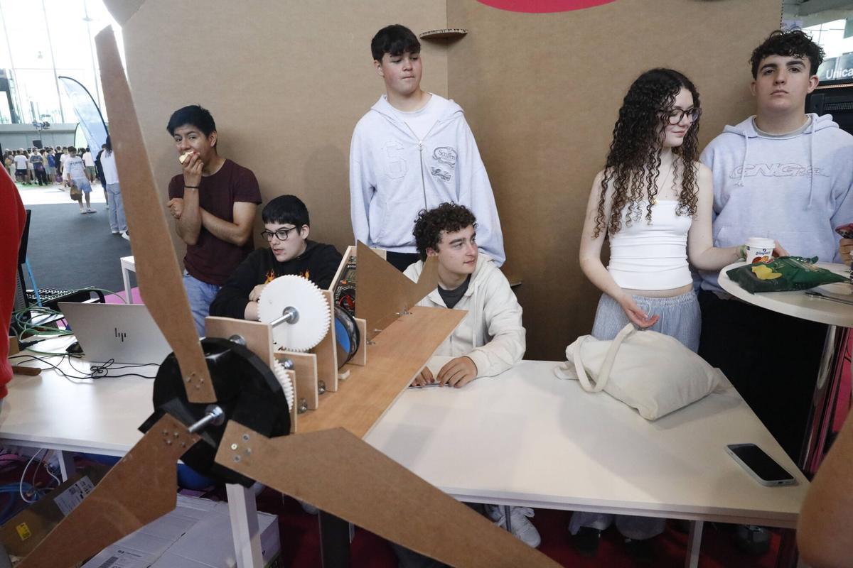 En imágenes: La IV feria de la ciencia y la innovación en Asturias, en Avilés