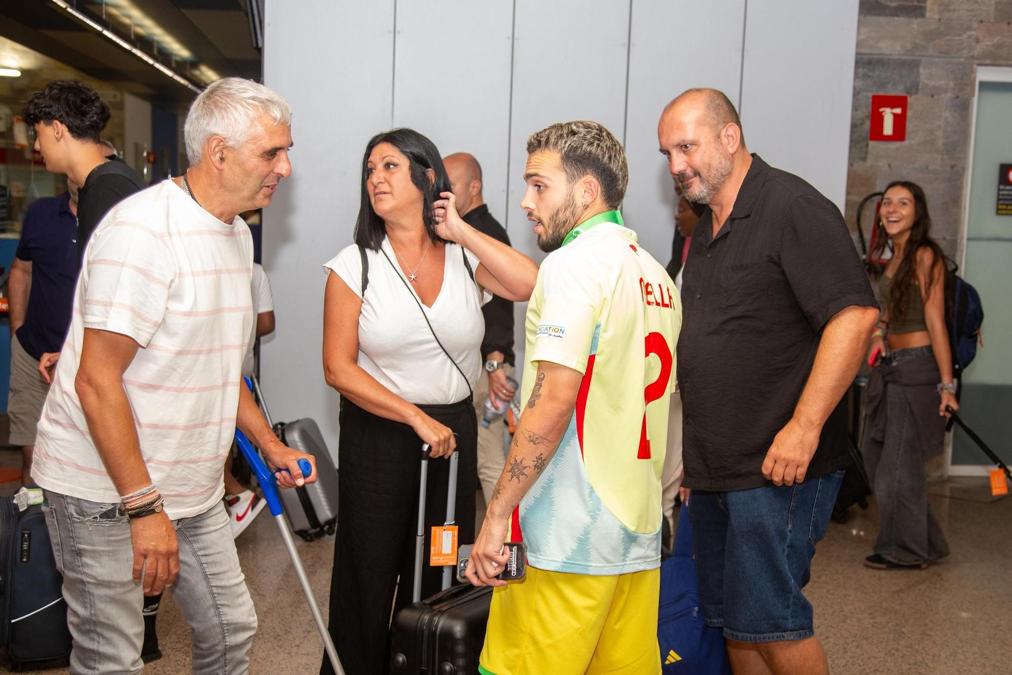Llegada de David Mella a A Coruña tras proclamarse campeón de Europa sub 19