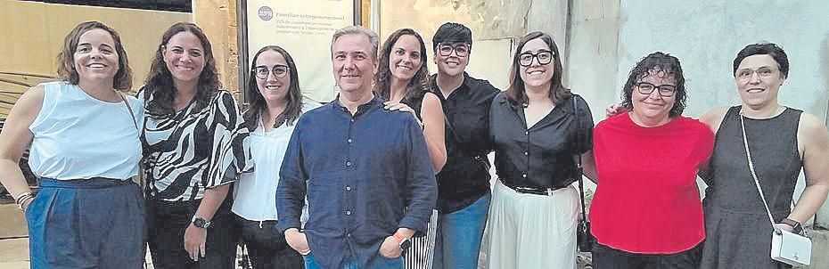 María, Rosa, Catalina, Juana, Magdalena, Victoria y Pep.