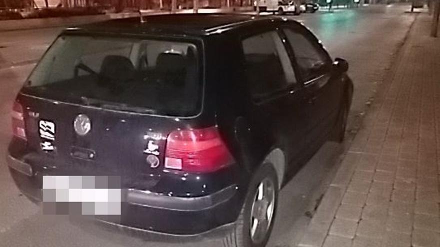 Pillan a dos ladrones de bolsos por aparcar mal su coche cuando fueron “a por porros” en Murcia