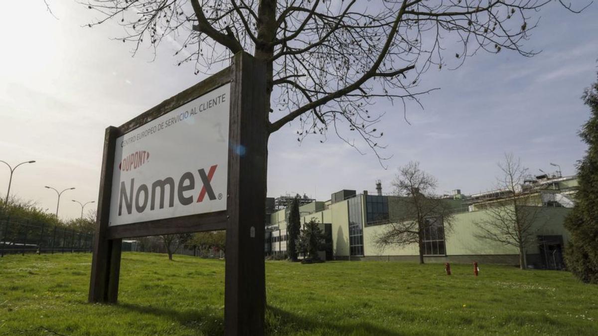 La planta Nomex en el valle de Tamón.