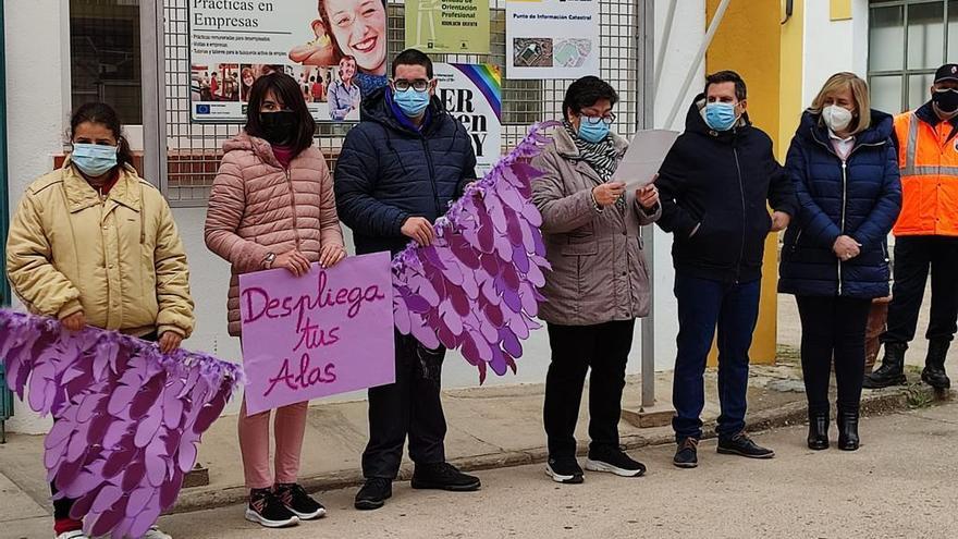 Lectura del manifiesto contra la violencia machista en Peñarroya-Pueblonuevo.