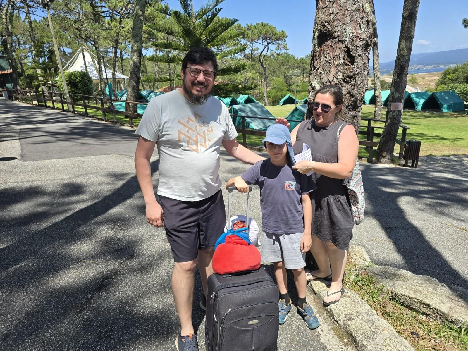El primero de los once turnos previstos, con 140 niños, ya está en el centro vacacional de A Lanzada.