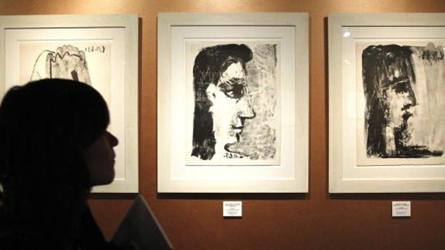 Algunos de los grabados que forman parte de la exposición de Pablo Picasso sobre la figura de la mujer.