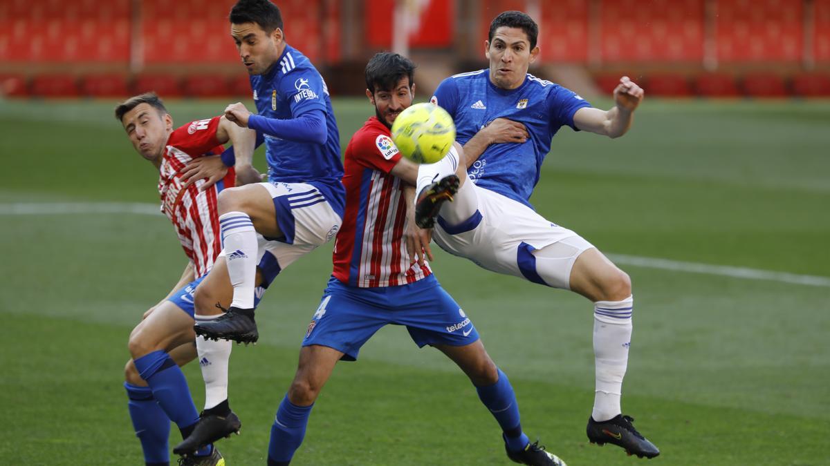 En imágenes: el derbi entre el Sporting y el Real Oviedo