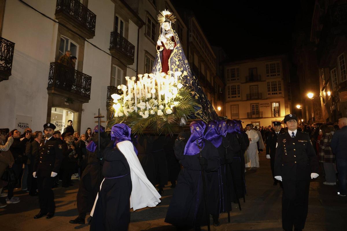 La Dolorosa llena de fervor las rúas de Santiago La Dolorosa llena de fervor las rúas de Santiago