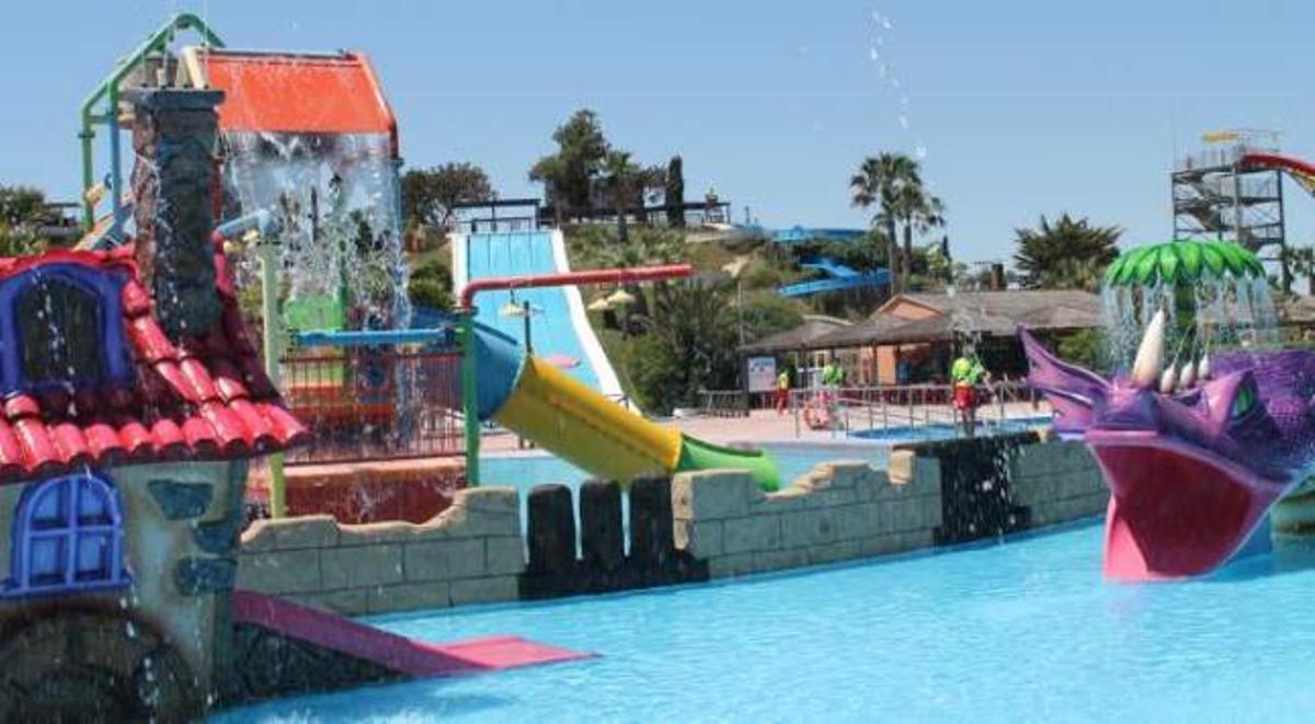 Imagen de ayer de la zona de las piscinas infantiles renovadas para esta temporada.