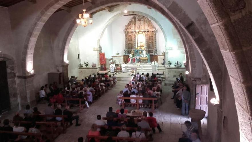 Celebración religiosa en la Ermita de Gracia, patrona de Sayago